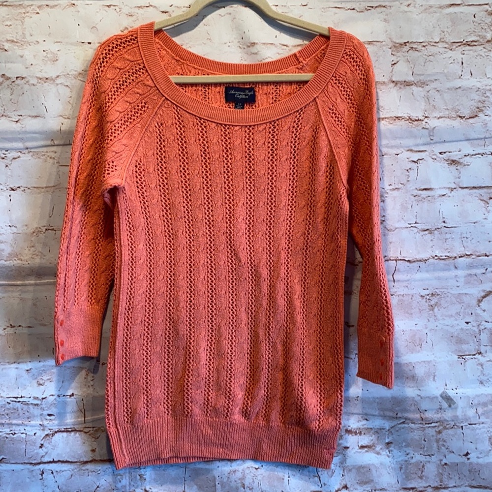 American Eagle pullover sweater Large 3/4 sleeve thin knit  coral crew neck